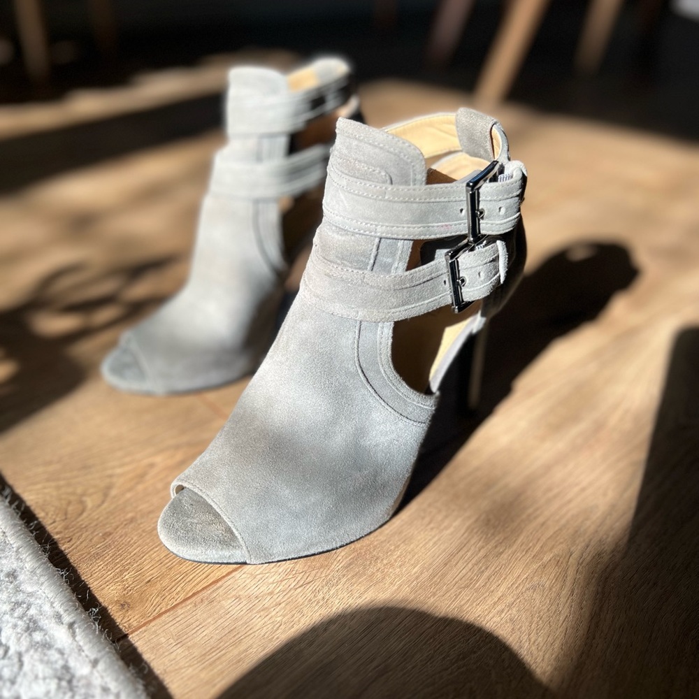 Michael Kors leather gray heels